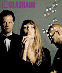 GLASHAUS haben einen neuen Sound, eine neue Stimme und eine neue Energie. Gemeinsam  mit  MySpace bieten GLASHAUS dir die Möglichkeit, dich mit deiner Stimme auf der zweiten Single aus dem gerade erschienenen neuen GLASHAUS-Album "NEU" zu verewigen.